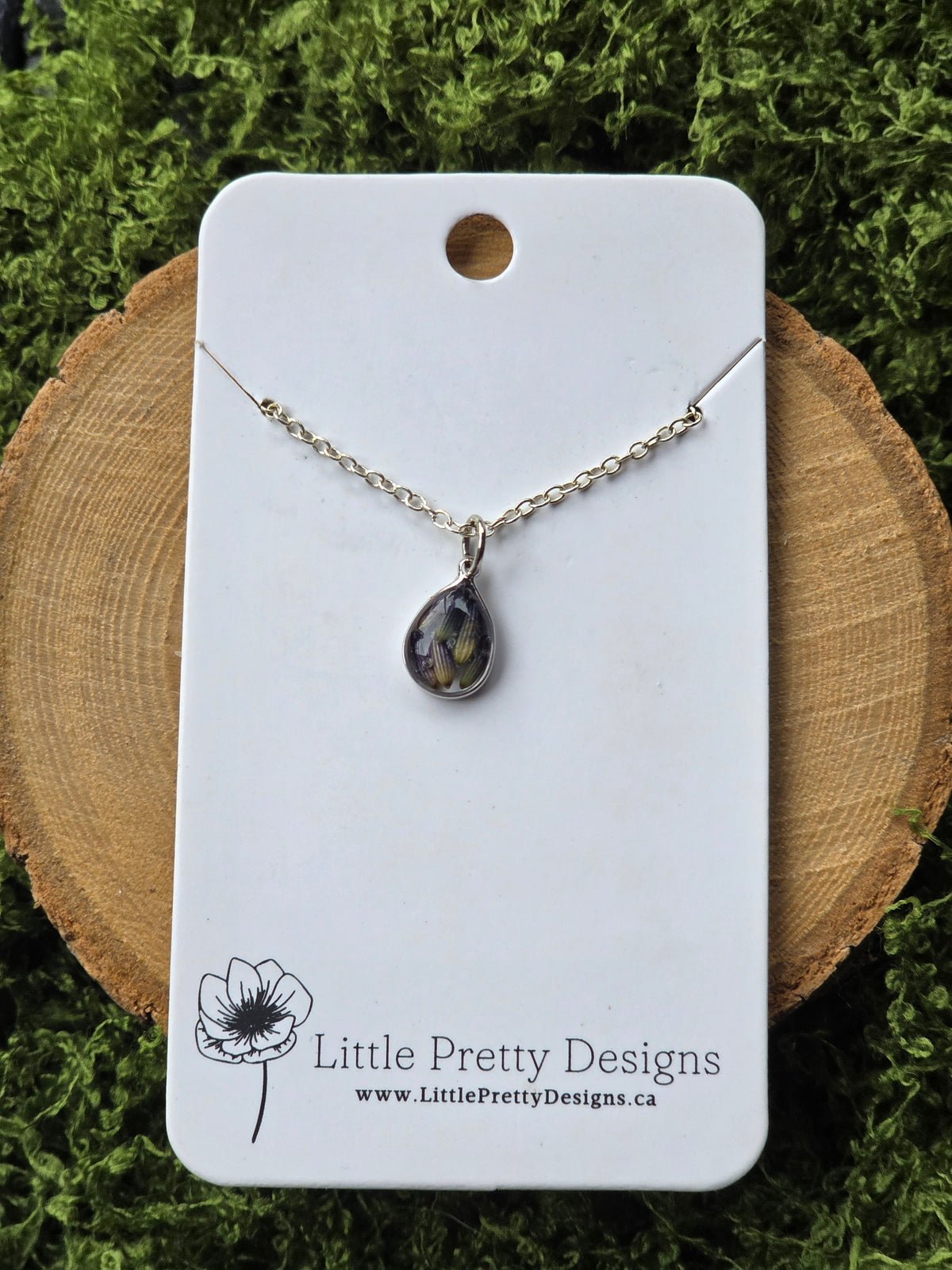Tiny teardrop flower necklace