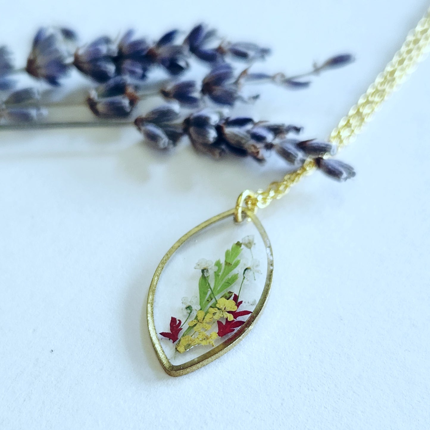 Pointed Oval Floral Necklace