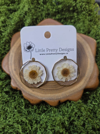 Round stud earrings
