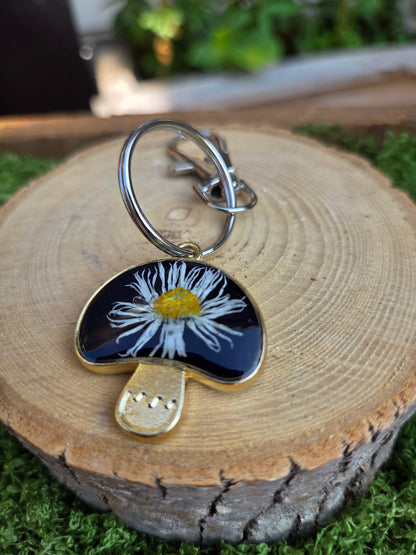 Floral Daisy Keychain