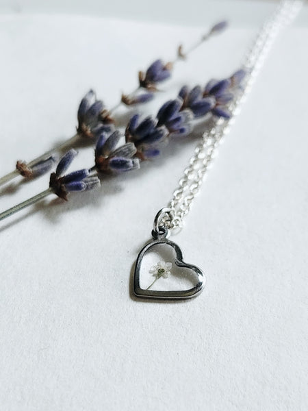 Dainty Heart Floral Necklace