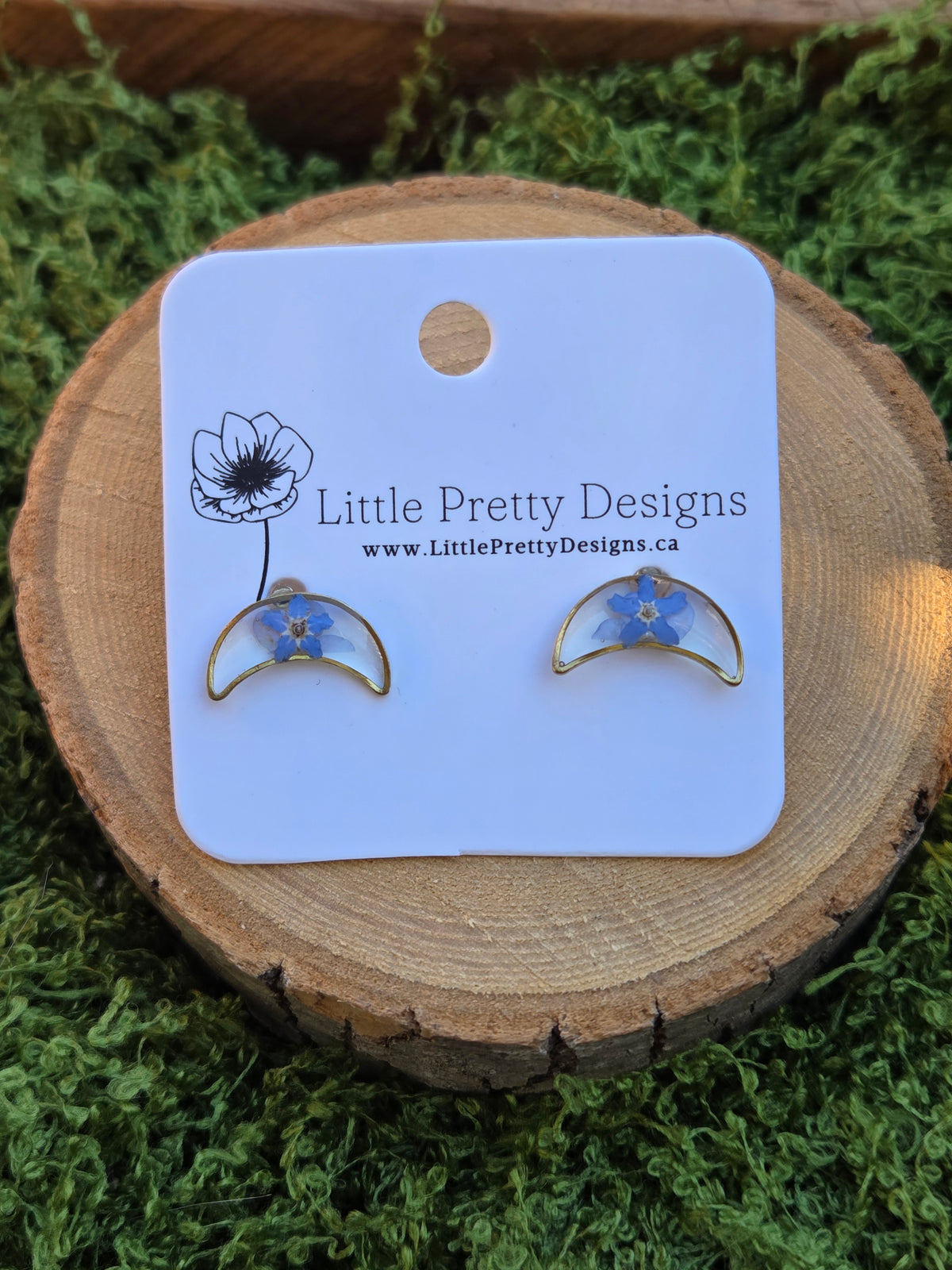 Moon stud earrings
