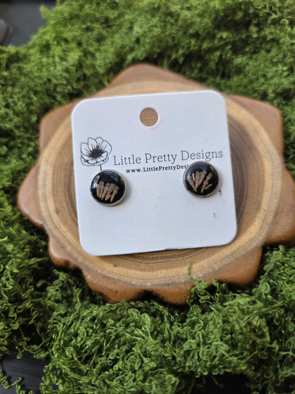 Round stud earrings