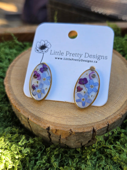 Oval stud earrings