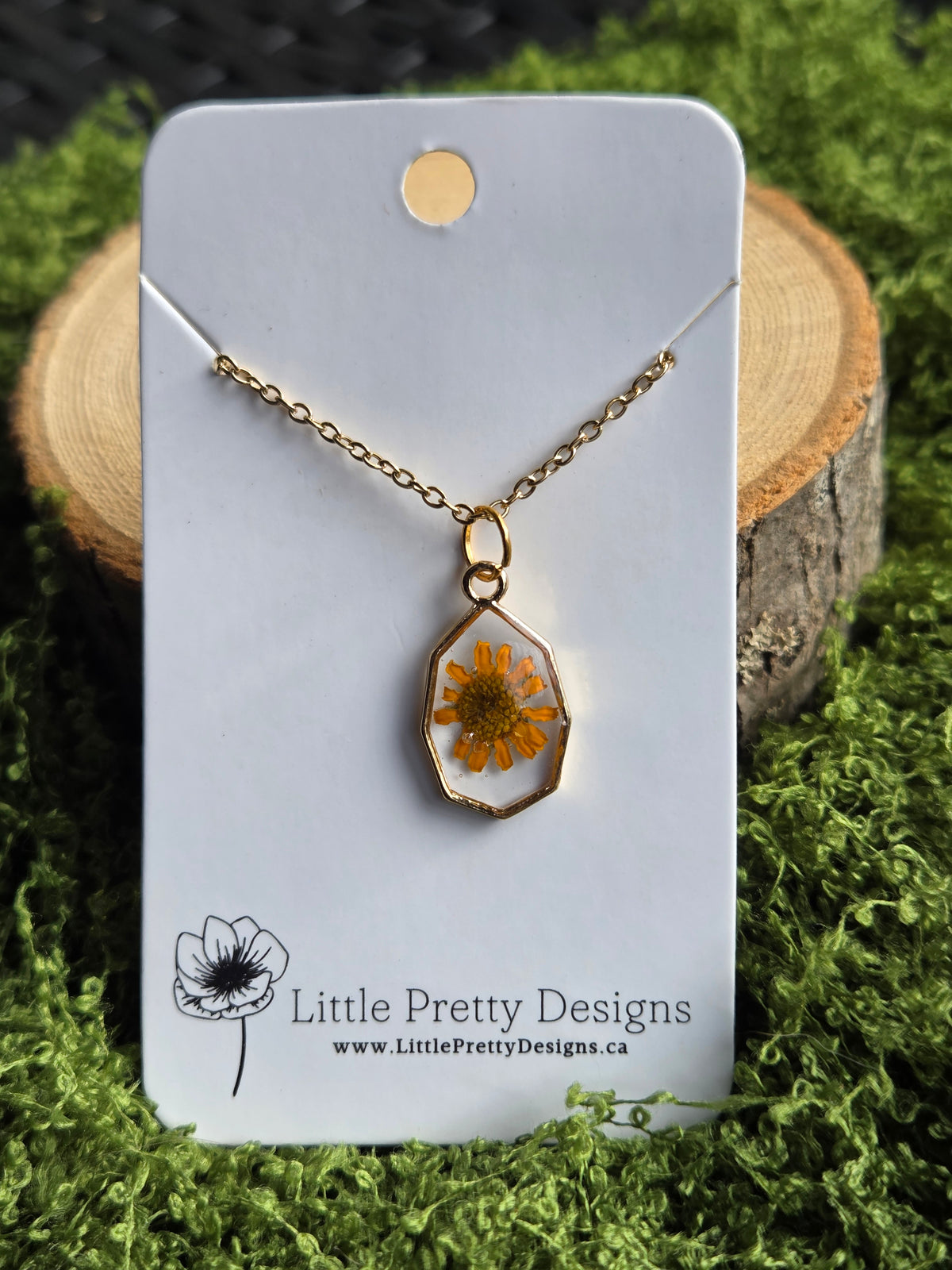 Dainty floral Necklace
