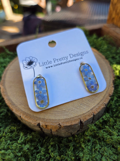 Oval stud earrings