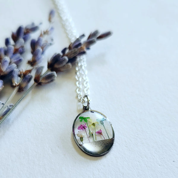 Dainty Oval Floral Necklace