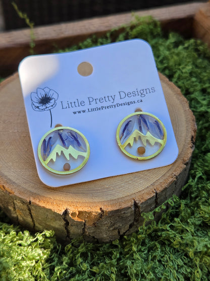 Round stud earrings