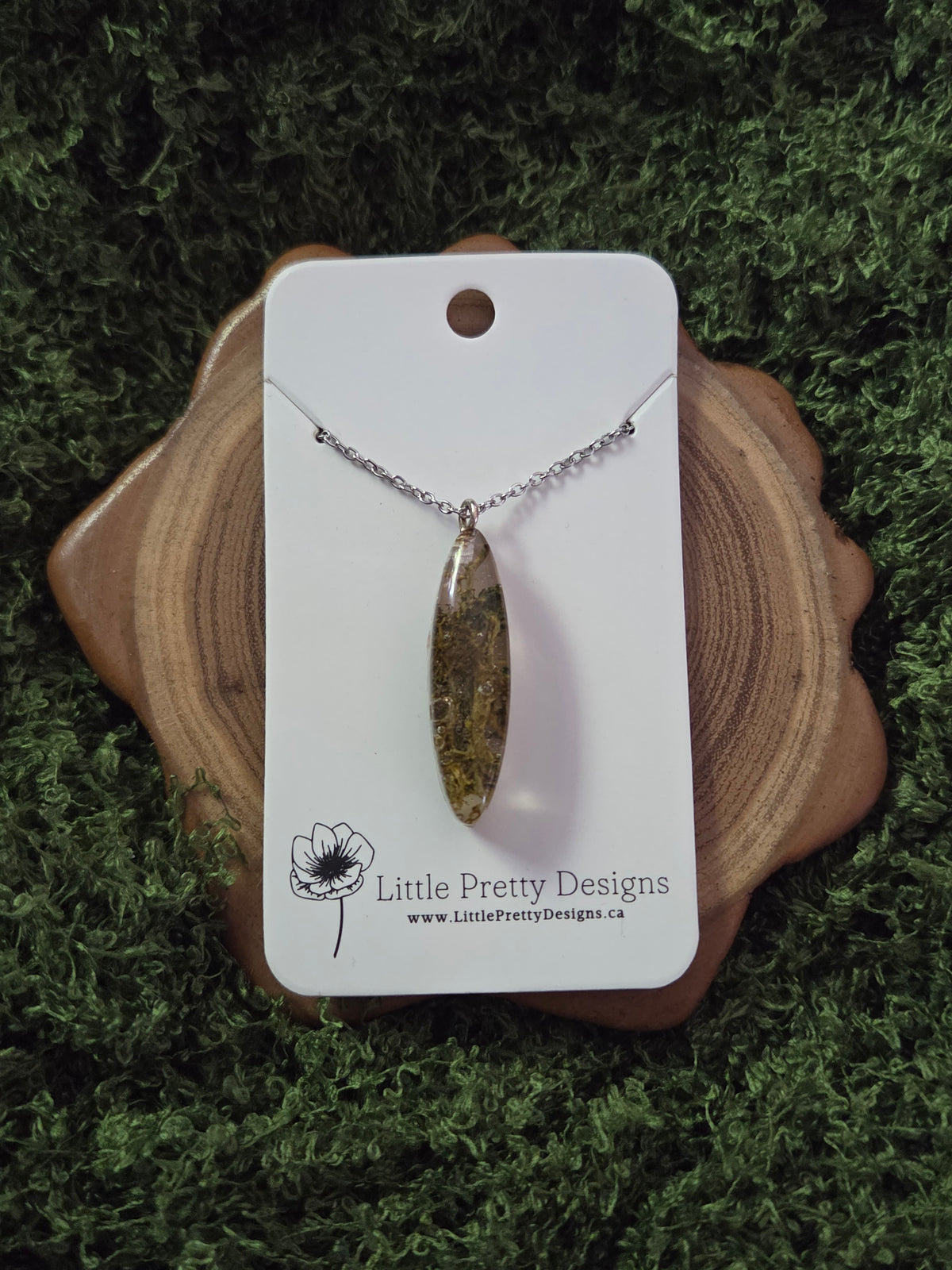Oval Flower Necklace