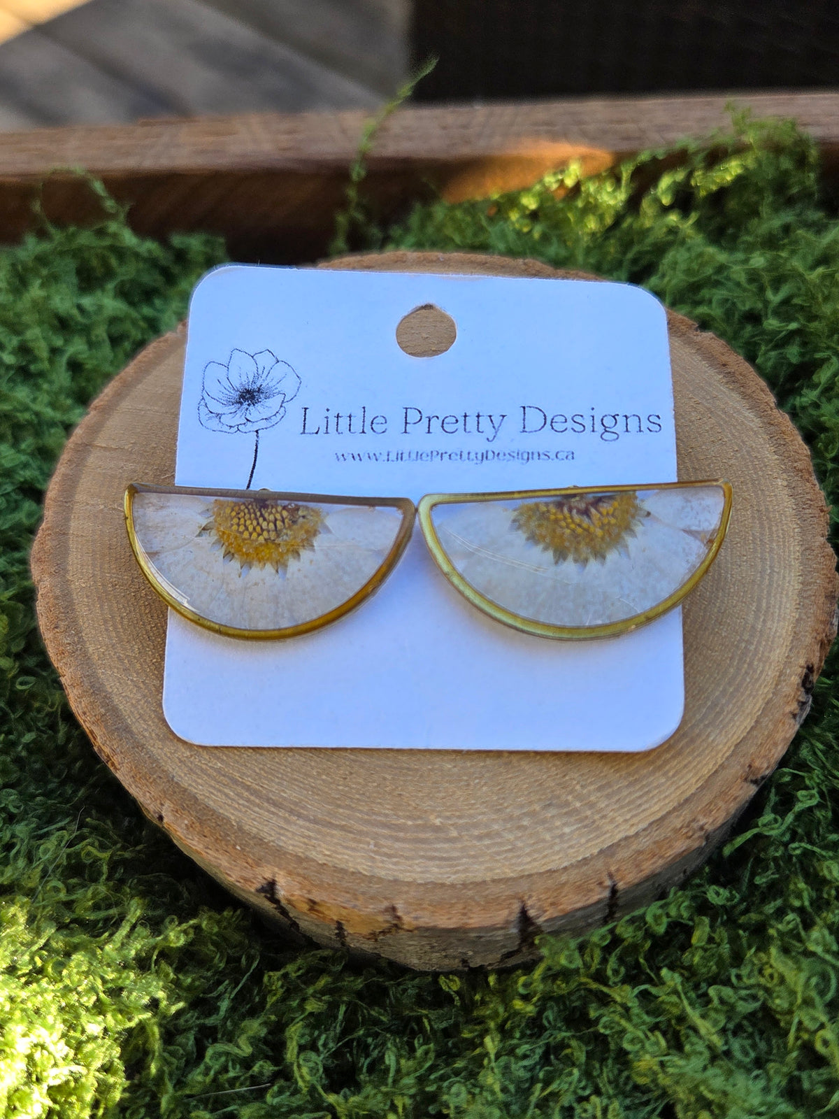 Semi-circle stud earrings