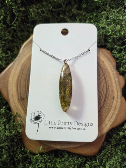 Oval Flower Necklace