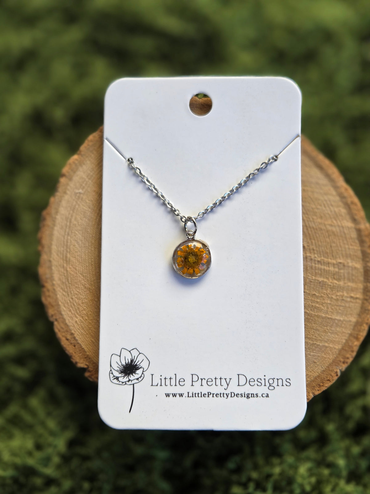 Round Flower Necklace