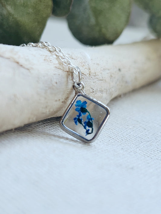 Dainty Floral Necklace