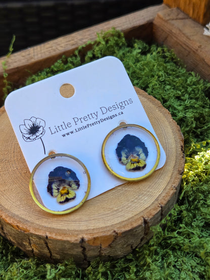 Round stud earrings