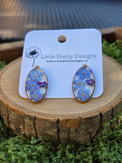 Oval stud earrings