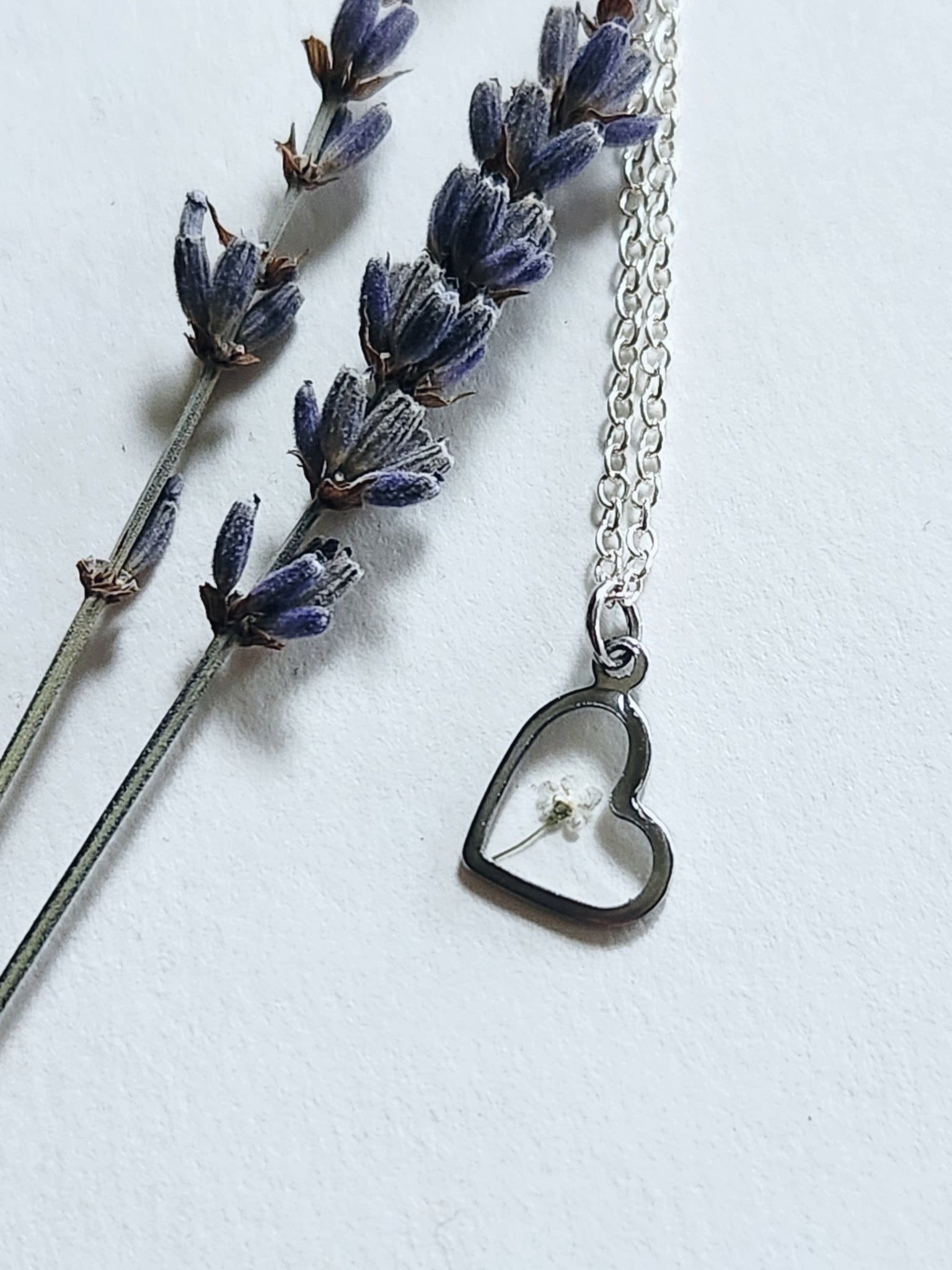 Dainty Heart Floral Necklace