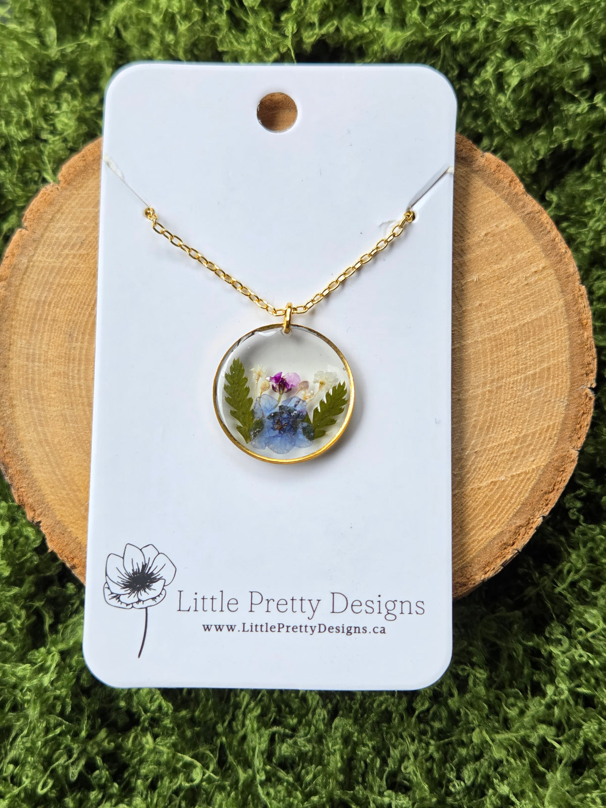 Round wildflower necklace