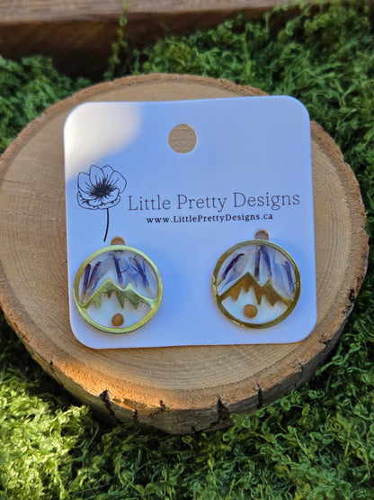 Round stud earrings