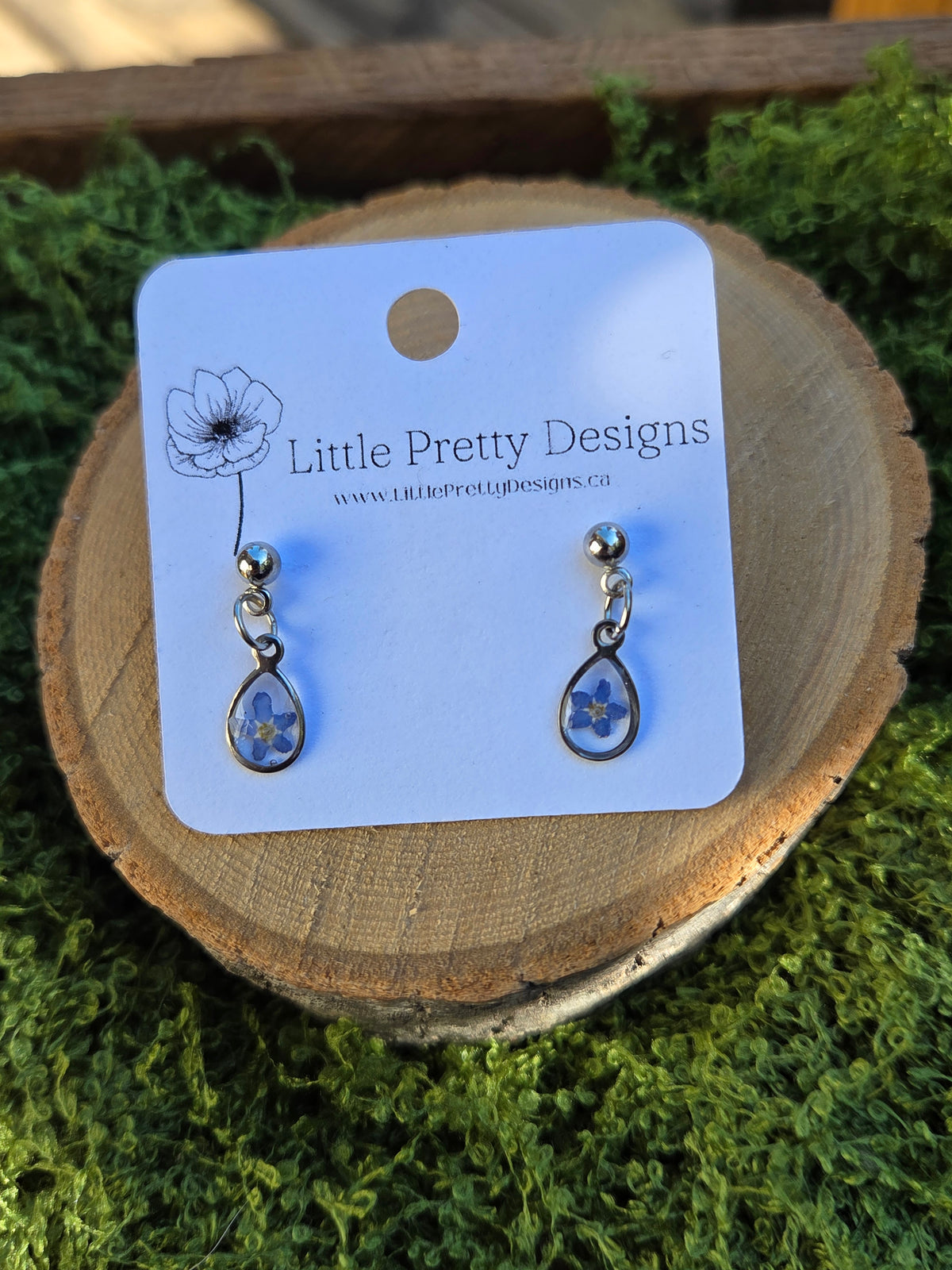 Dainty Floral Drop Earrings