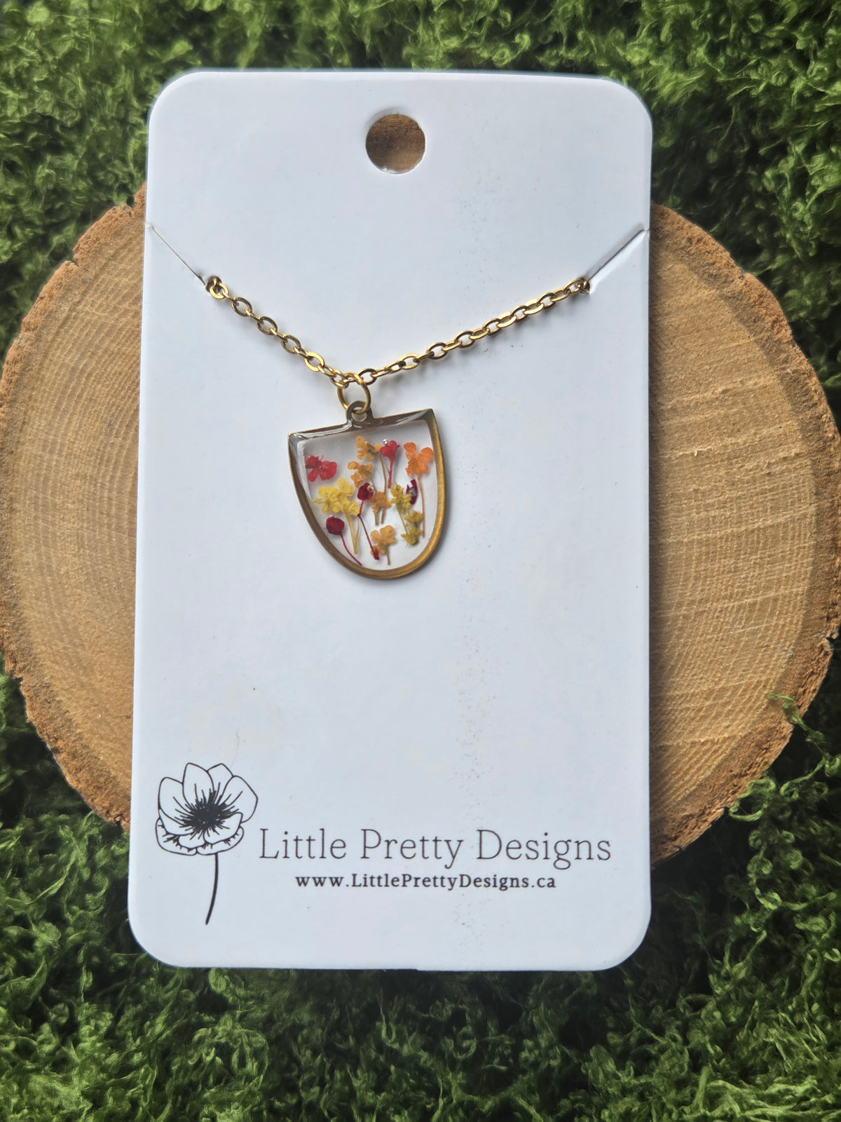 Dainty petal necklace