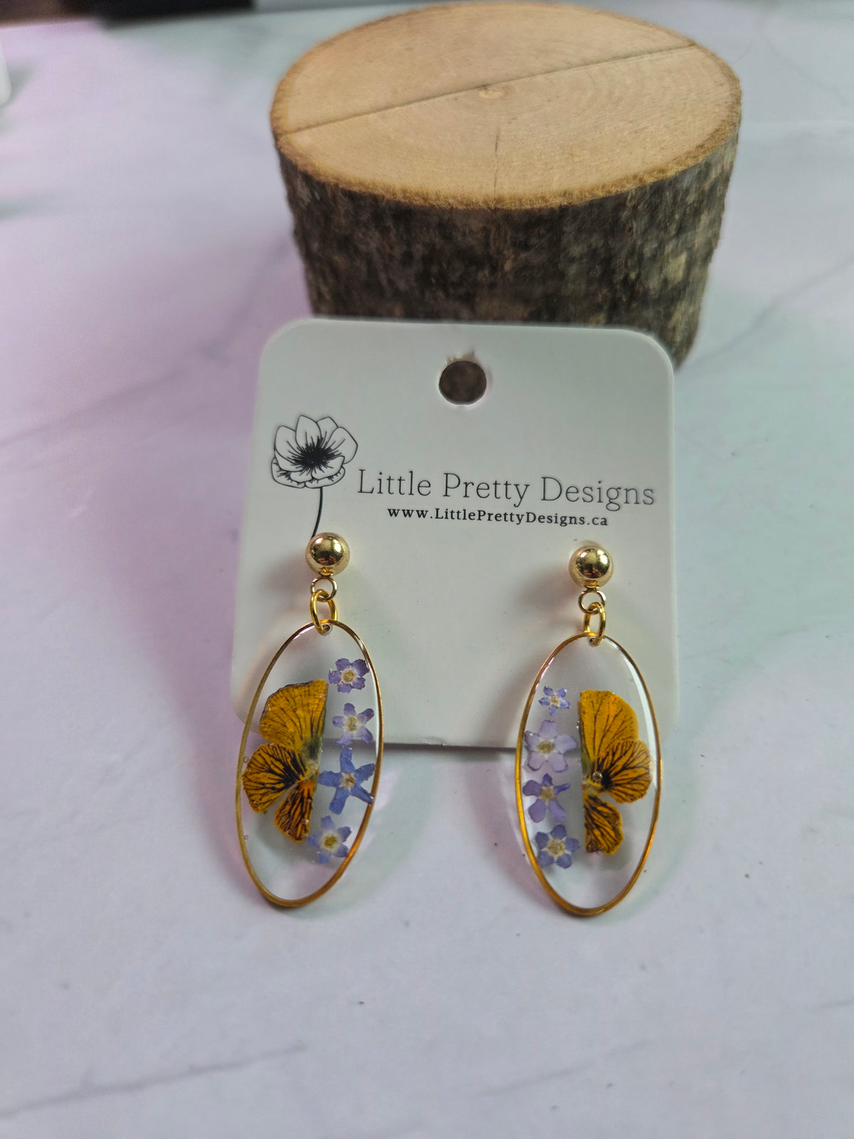 Oval drop earrings