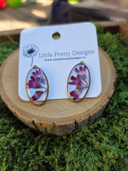 Oval stud earrings