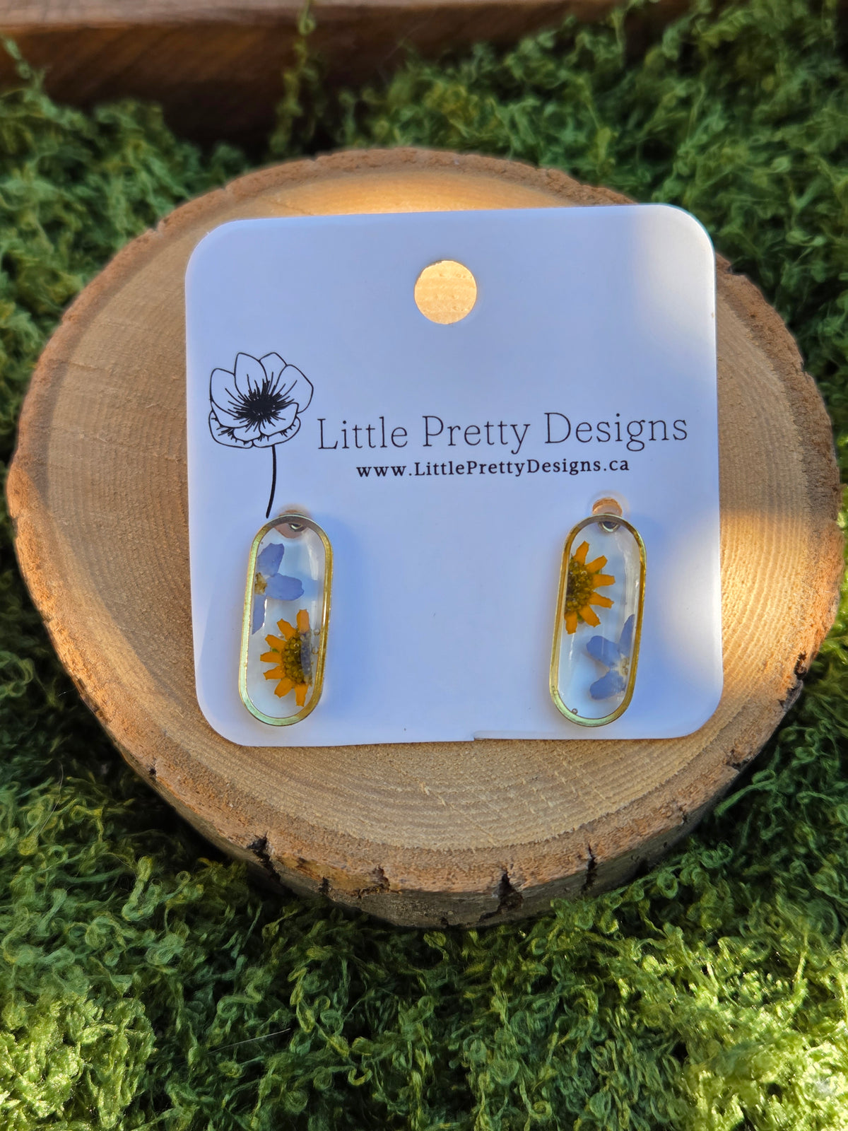 Dainty oval stud earrings