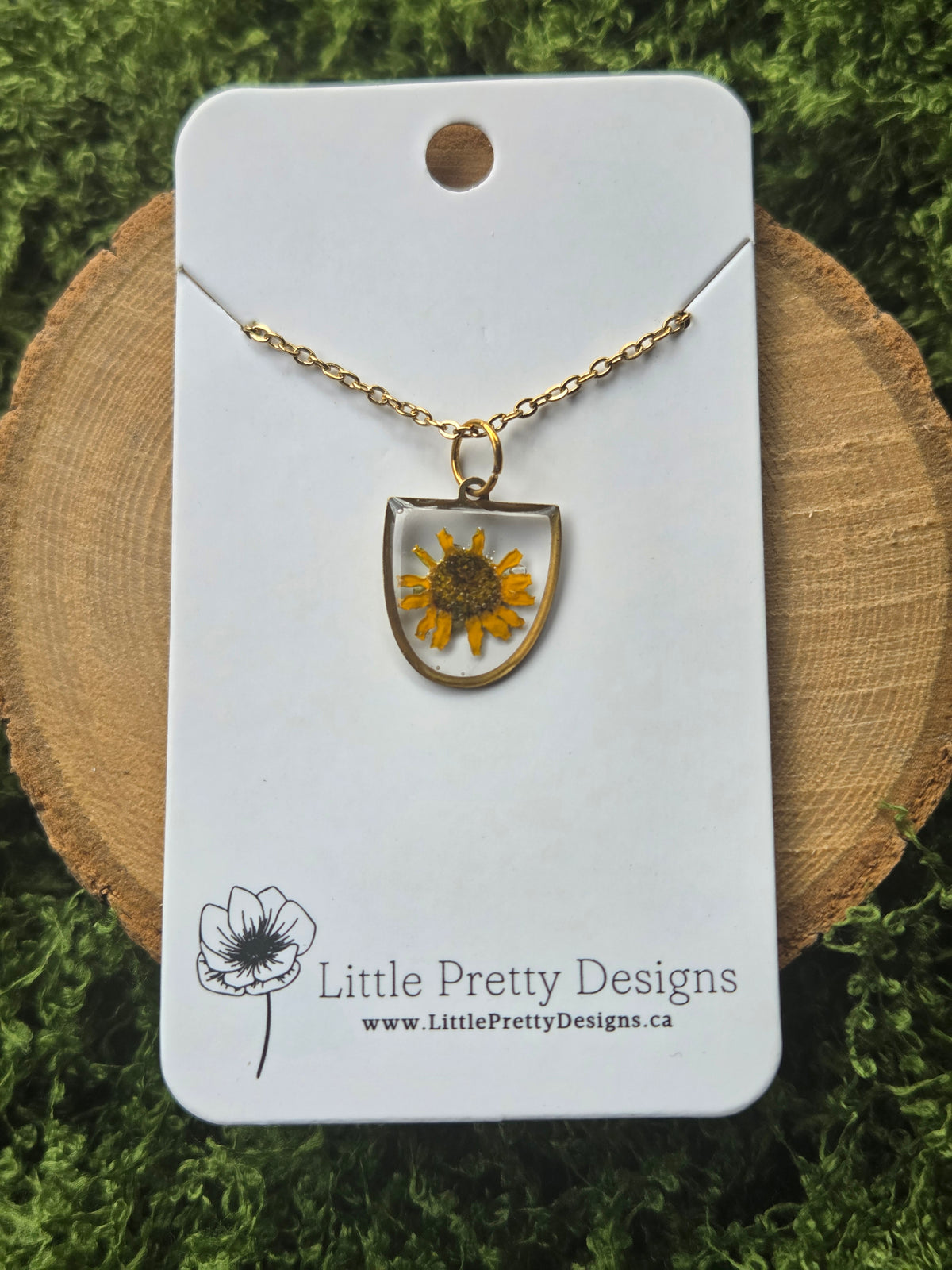 Dainty floral necklace