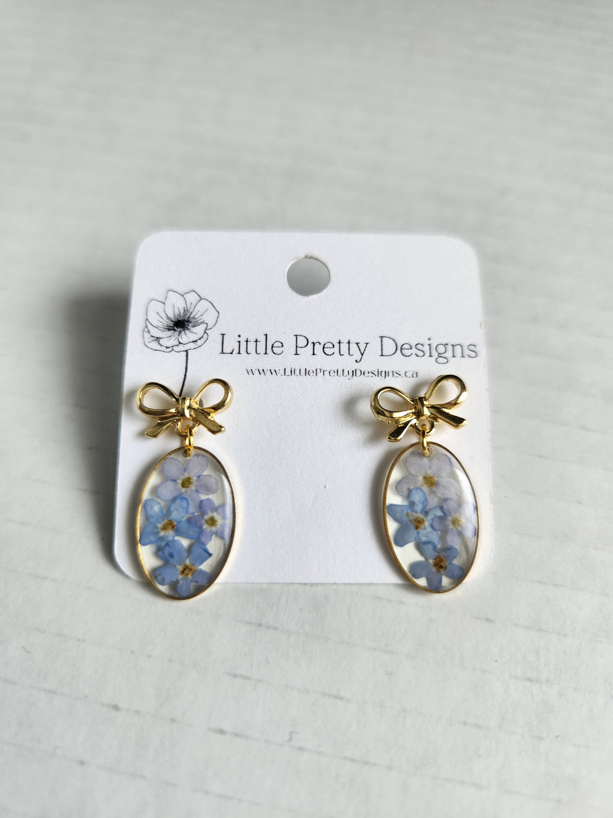 Oval drop earrings