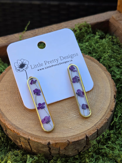 Oval stud earrings