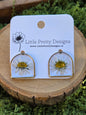 Arch daisy floral stud earrings
