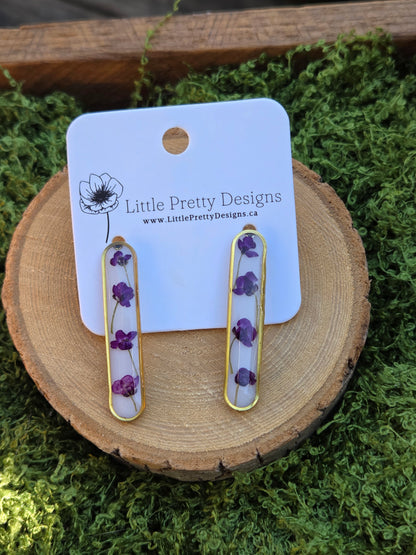 Oval stud earrings