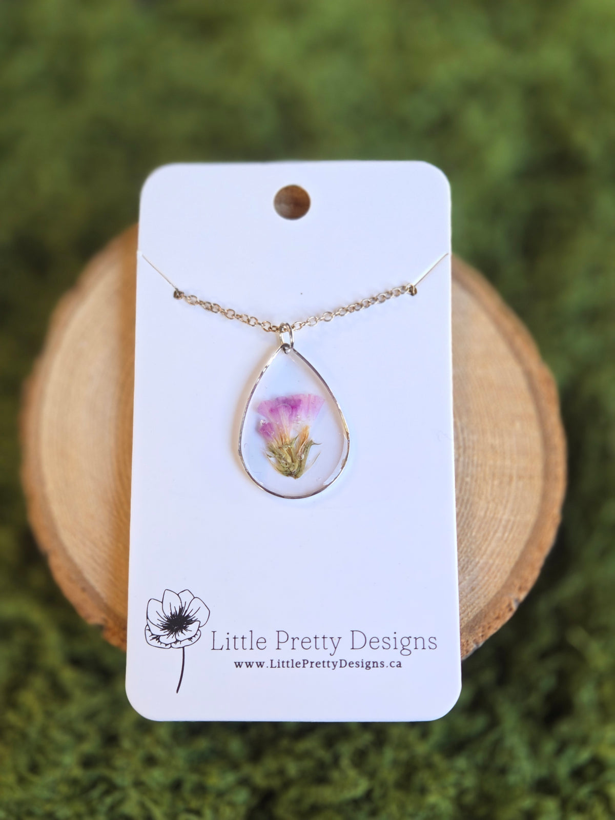 Teardrop flower necklace