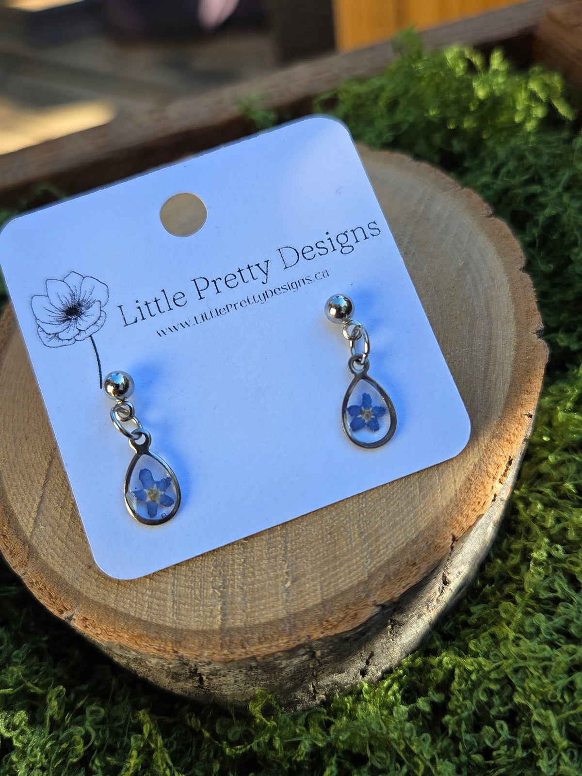 Dainty Floral Drop Earrings