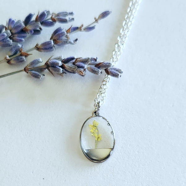 Dainty Oval Floral Necklace