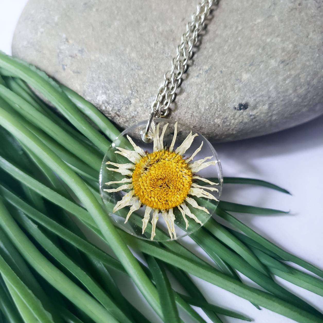 Buy Forget Me Not Real Flower Necklace in UV Resin. Silver Steel Circle  Pendant. Resin Jewelry. Pressed Dried Flowers Online in India - Etsy